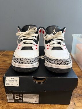 Air Jordan 3 Retro BG Kids White/Black/Red Retro Sneakers